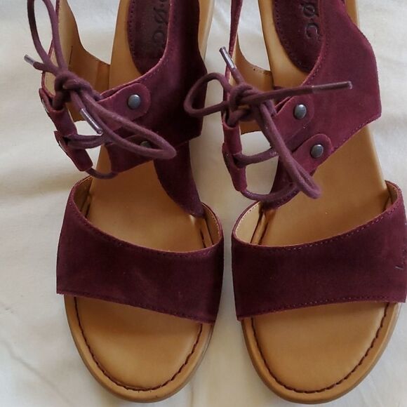 NWOB B.O.C suede sandals size 9M - Picture 1 of 7
